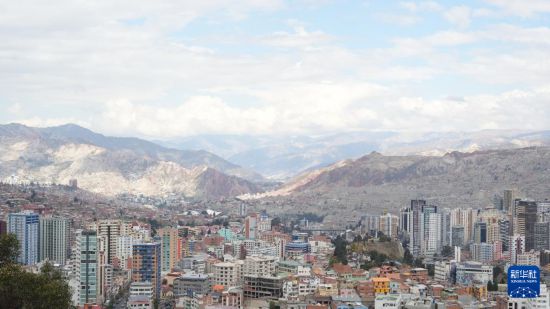 　　這是6月19日拍攝的玻利維亞拉巴斯城市景象。新華社記者 王植櫻 攝
