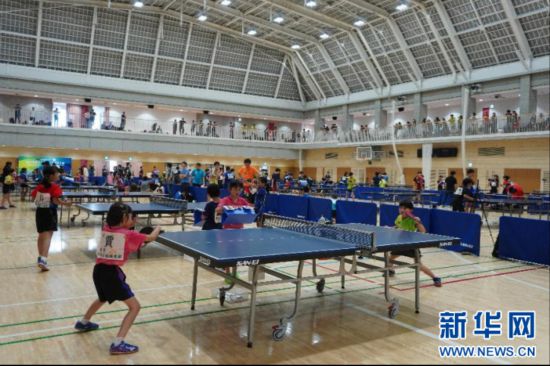 8月2日，東京北區(qū)赤羽體育館中日青少年乒乓球交流賽現(xiàn)場。記者 程靜 攝