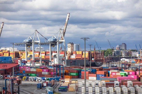 這是5月28日拍攝的德國漢堡港口與物流股份公司旗下漢堡港CTT集裝箱碼頭景象。新華社記者張帆攝