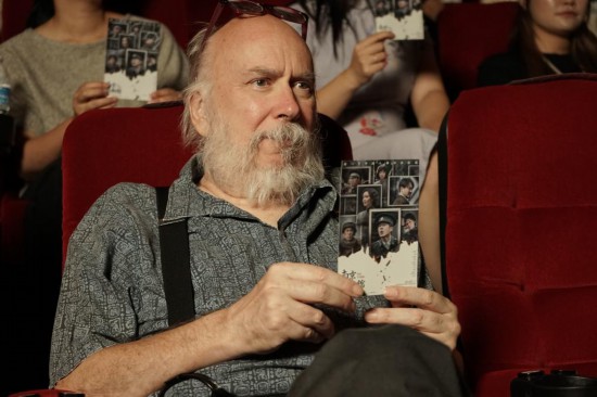 8月11日，在美國加利福尼亞州洛杉磯縣蒙特雷帕克的一家影院，觀眾參加影片《南京照相館》洛杉磯首映禮。新華社發(fā)（曾慧攝）