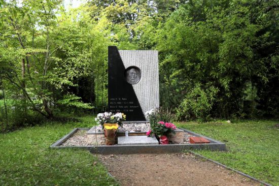 　　這是8月7日在德國(guó)柏林拍攝的拉貝墓。新華社記者 杜哲宇 攝