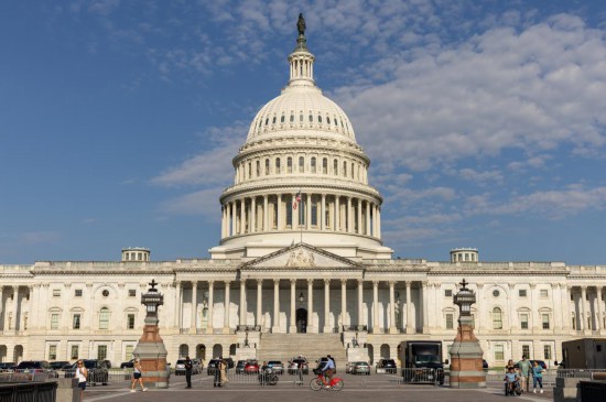 　　這是7月3日在美國首都華盛頓拍攝的美國國會(huì)大廈。新華社記者胡友松攝