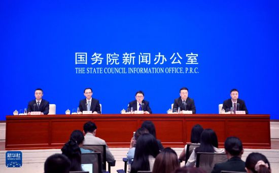 8月26日，國務院新聞辦公室在北京舉行新聞發(fā)布會，商務部副部長兼國際貿(mào)易談判副代表凌激、福建省副省長王金福、商務部投資促進事務局局長劉民強、廈門市副市長林志成介紹第二十五屆中國國際投資貿(mào)易洽談會有關(guān)情況，并答記者問。新華社記者 潘旭 攝