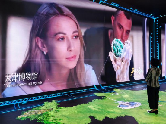 新聞中心的8K超高清沉浸式互動體驗項目。新華社記者 楊文 攝