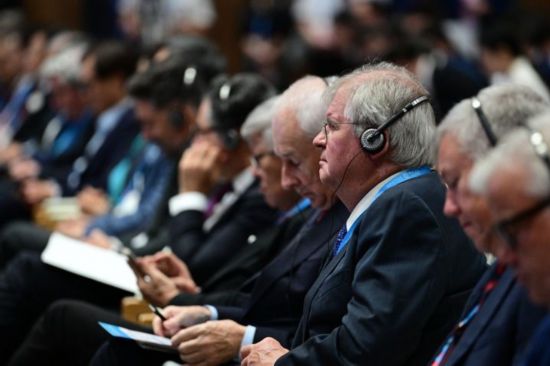 2025年9月8日，外國嘉賓在第二十五屆投洽會開幕式現(xiàn)場聆聽發(fā)言。新華社記者 魏培全 攝