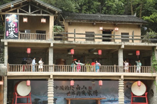 秦腔戲歌《上春山》